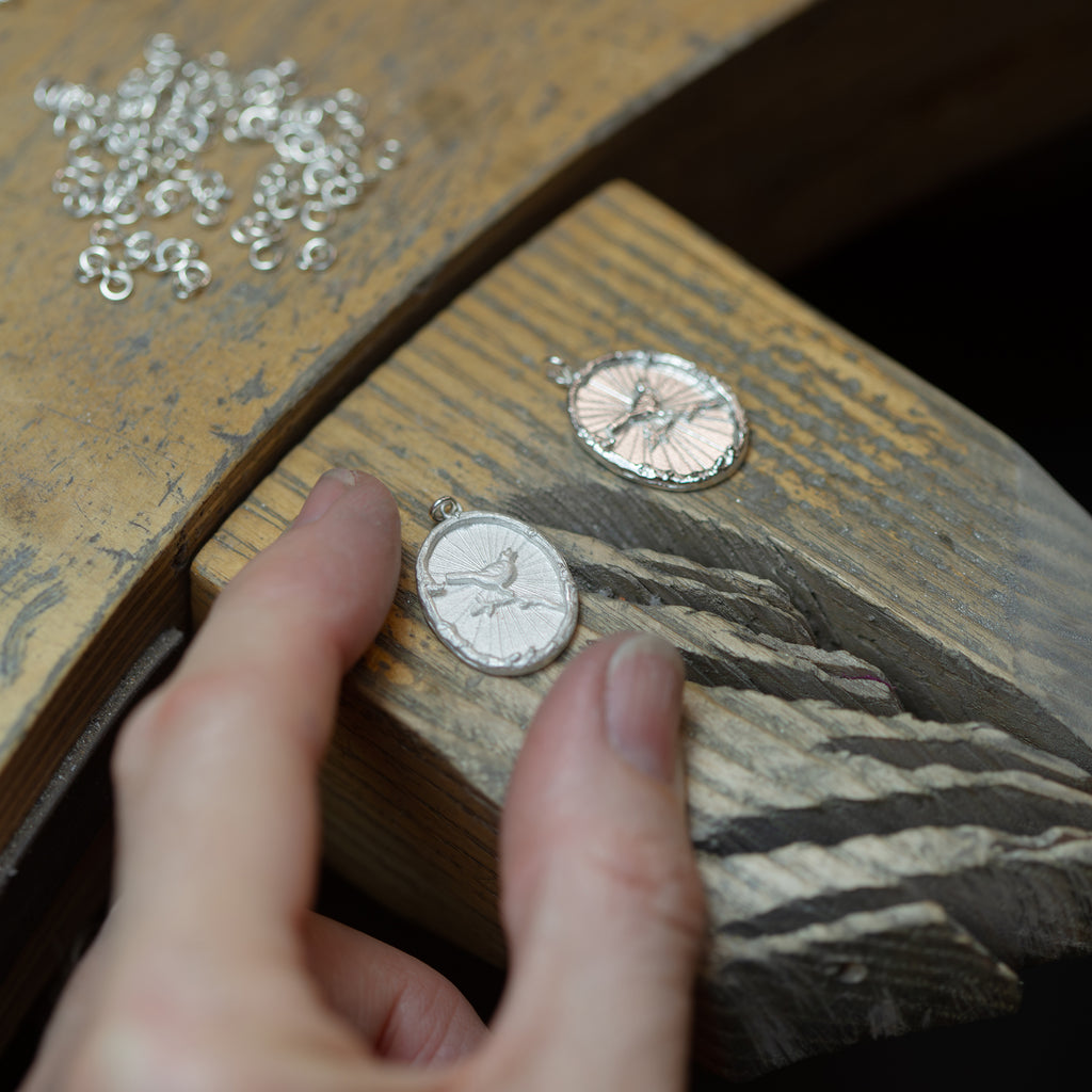 A.M. x The Hambledon 40th Anniversary Exclusive Singing Bird Cameo Necklace Gold