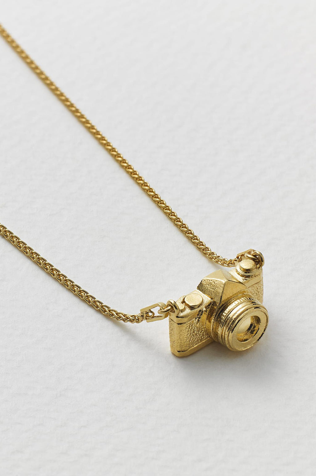 In-line Vintage Camera Necklace Gold