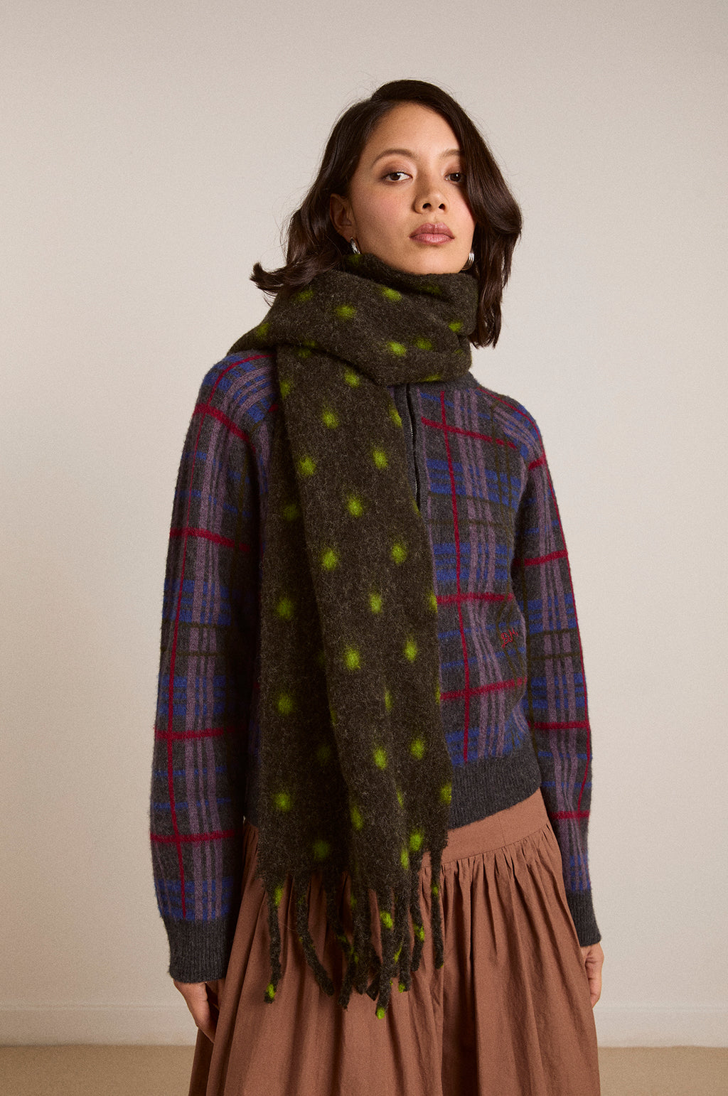 DM Fluffy Scarf Charcoal/Lime Spot