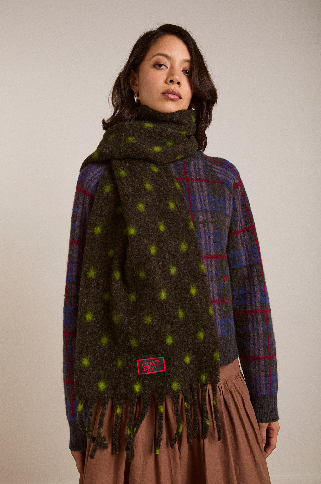 DM Fluffy Scarf Charcoal/Lime Spot