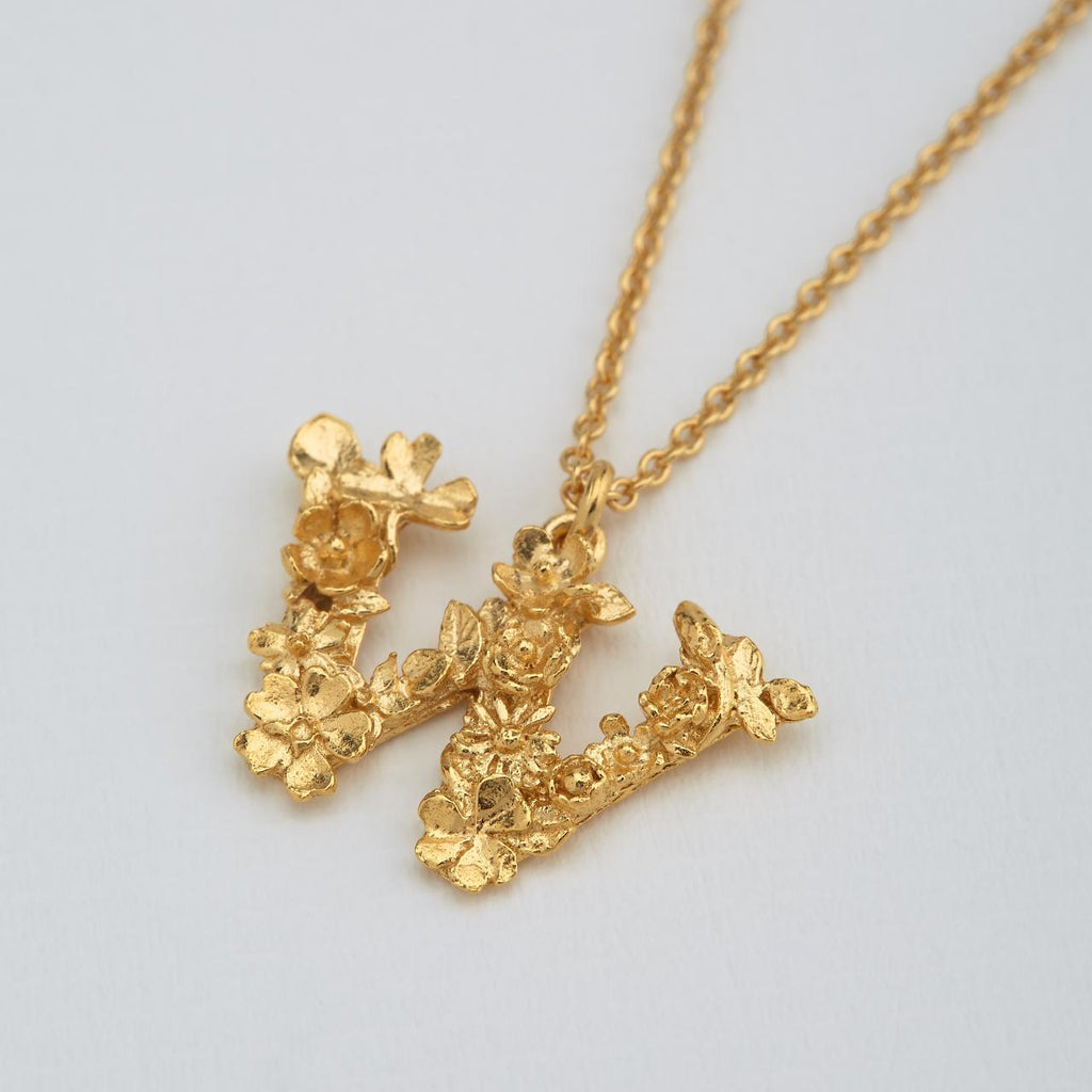 A.M. Floral Alphabet W Necklace Gold