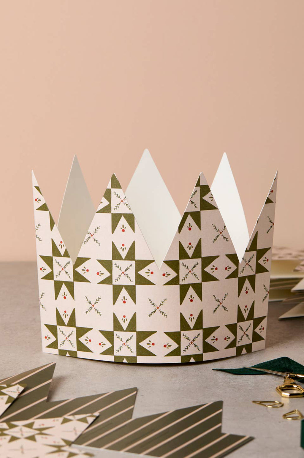 Pack of 6 Green & Red Quilt Pattern Christmas Crown Cards