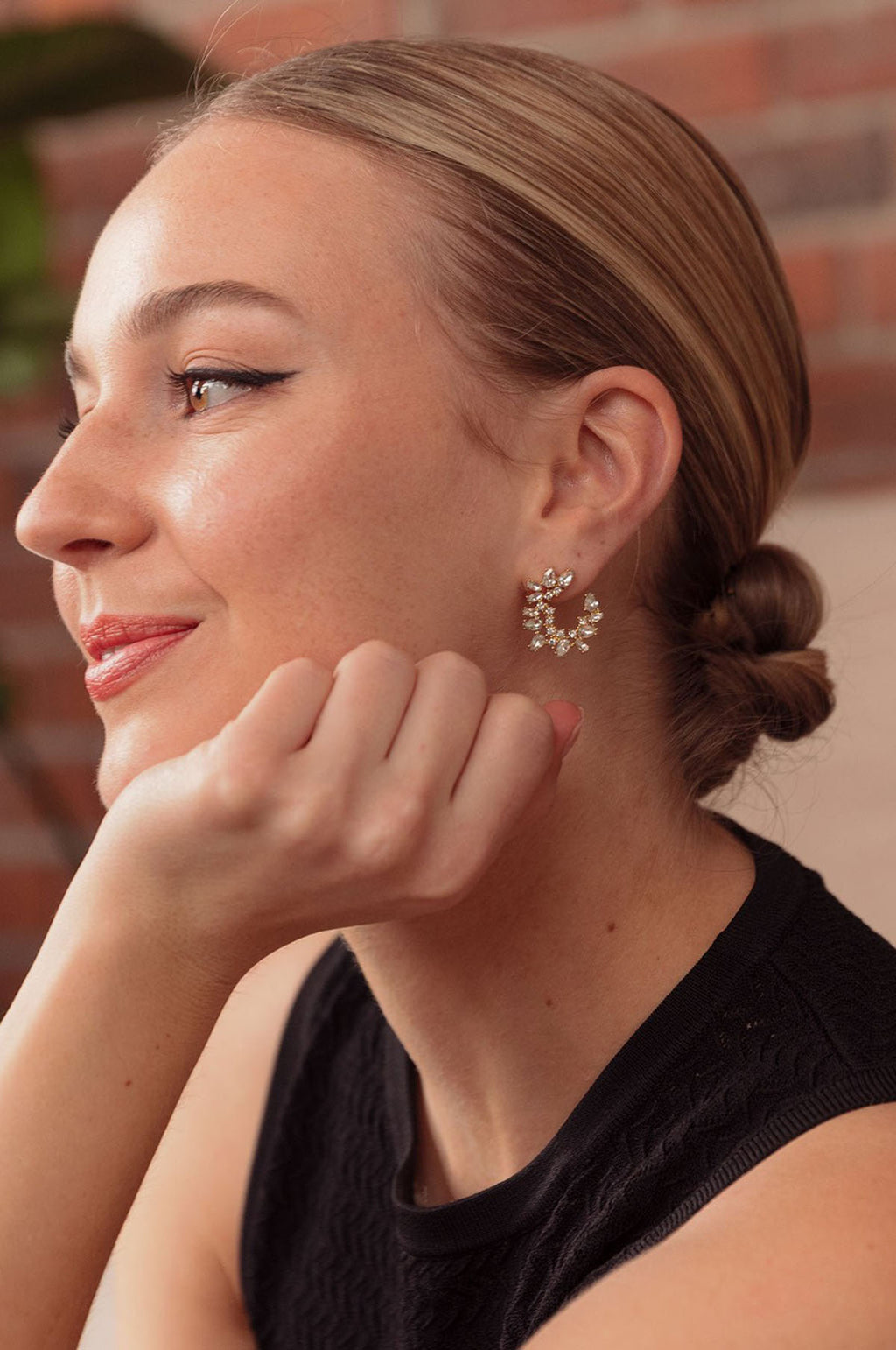 Lupe Crescent Stud Earrings