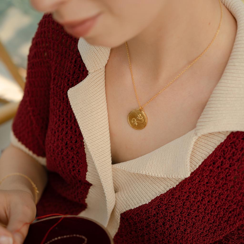 A.M. Embroidery Hoop Necklace Gold