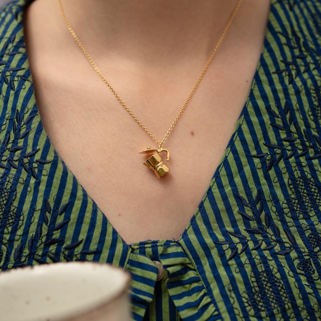 A.M. Opening Moka Pot Necklace Gold