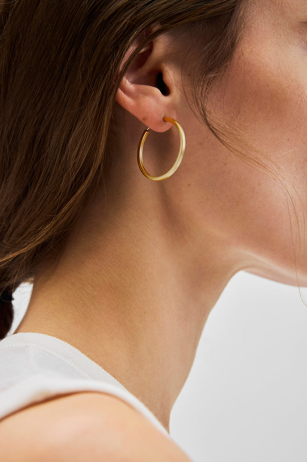 Small Circle Line Gold Hoop Earrings
