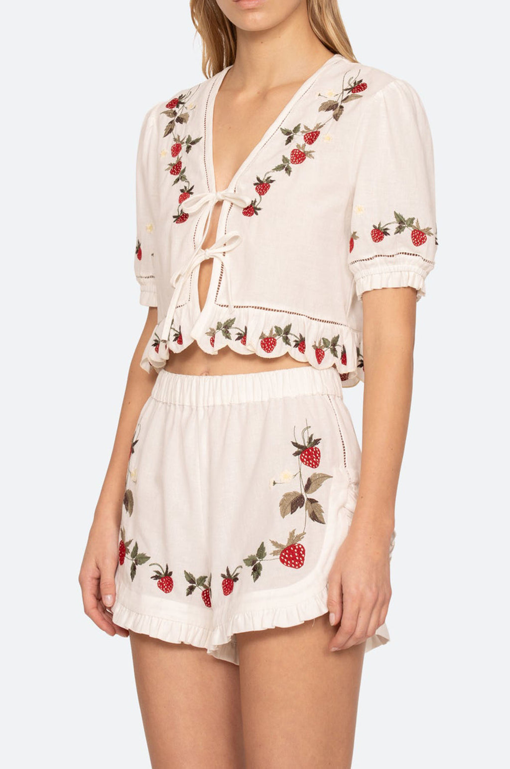 Bindi Strawberry Top Cream