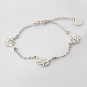 A.M. Three Feather Bracelet Silver