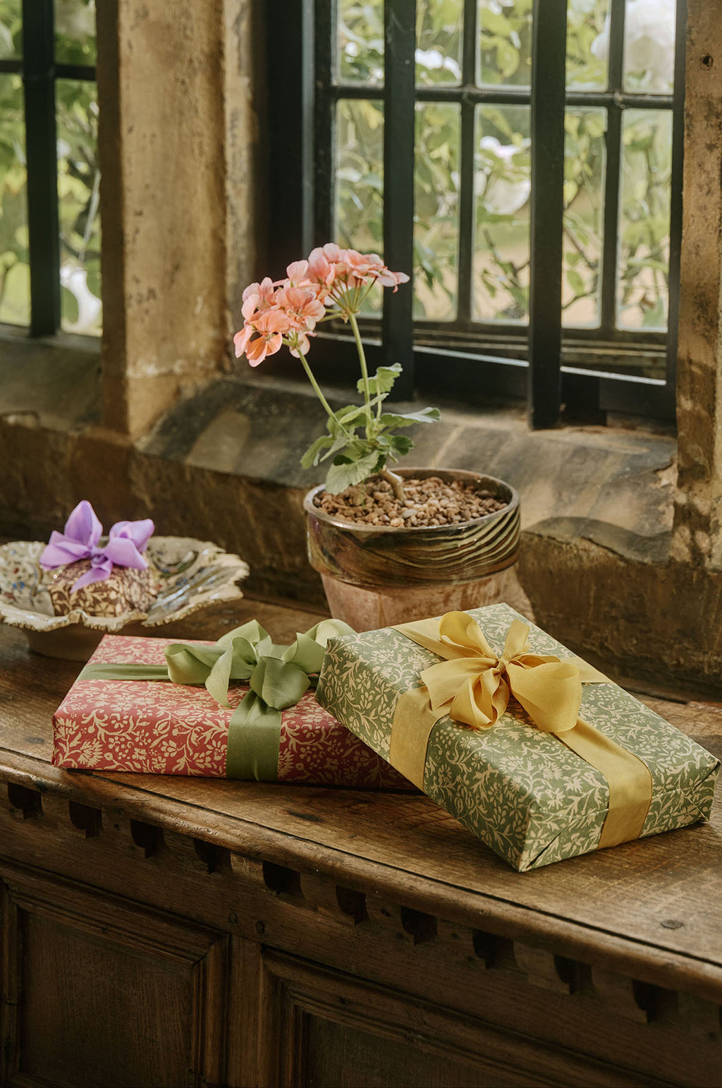 Hedgerow Laurel Wrapping Paper Set of 3 Sheets