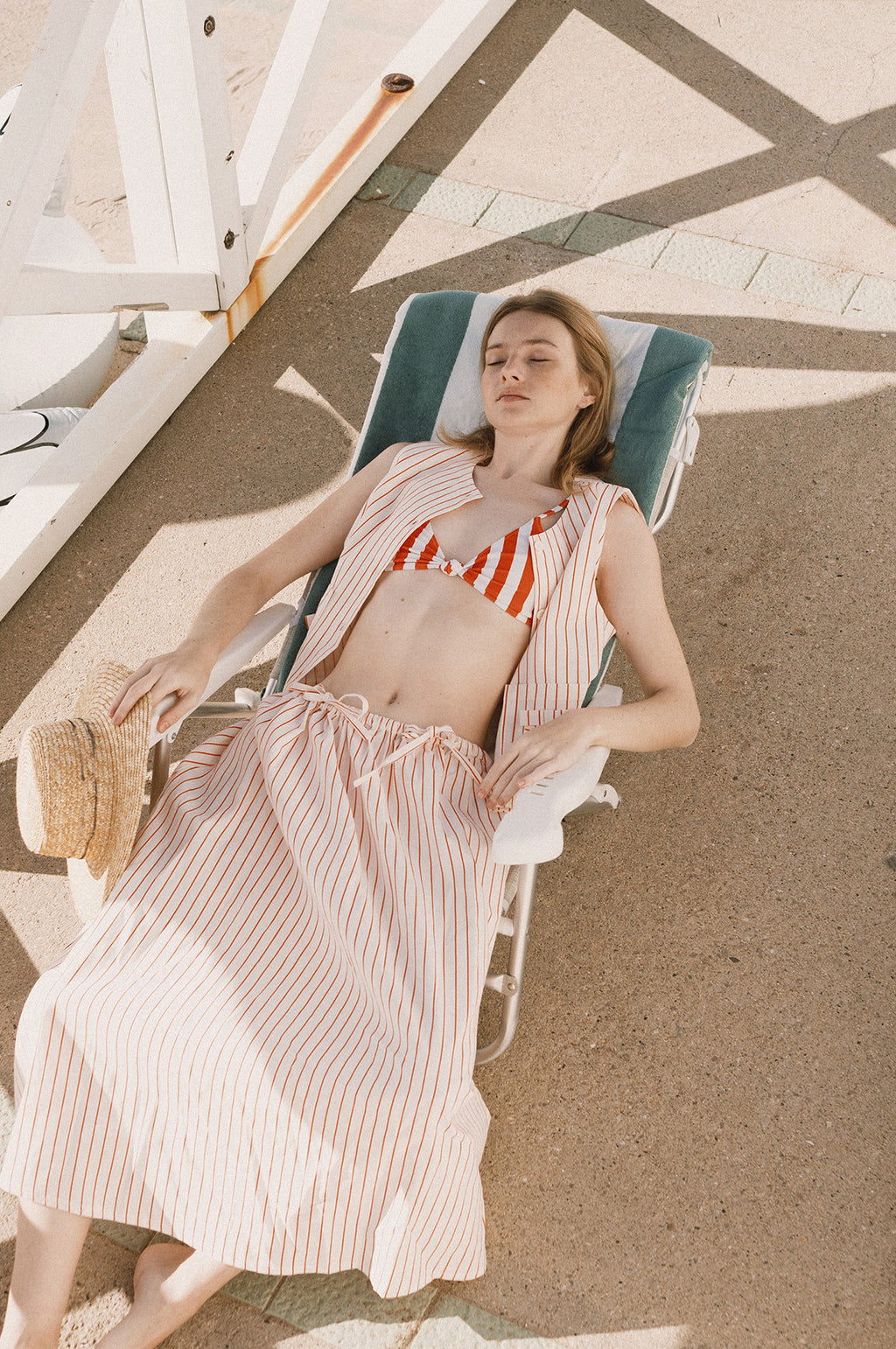 Thin Stripes Bow Vest Off-White