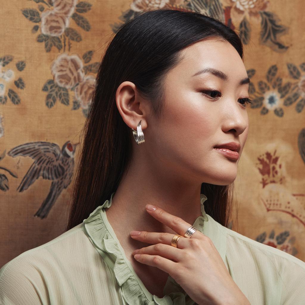 A.M. Wrapped Ribwort Plantain Leaf Ring Gold