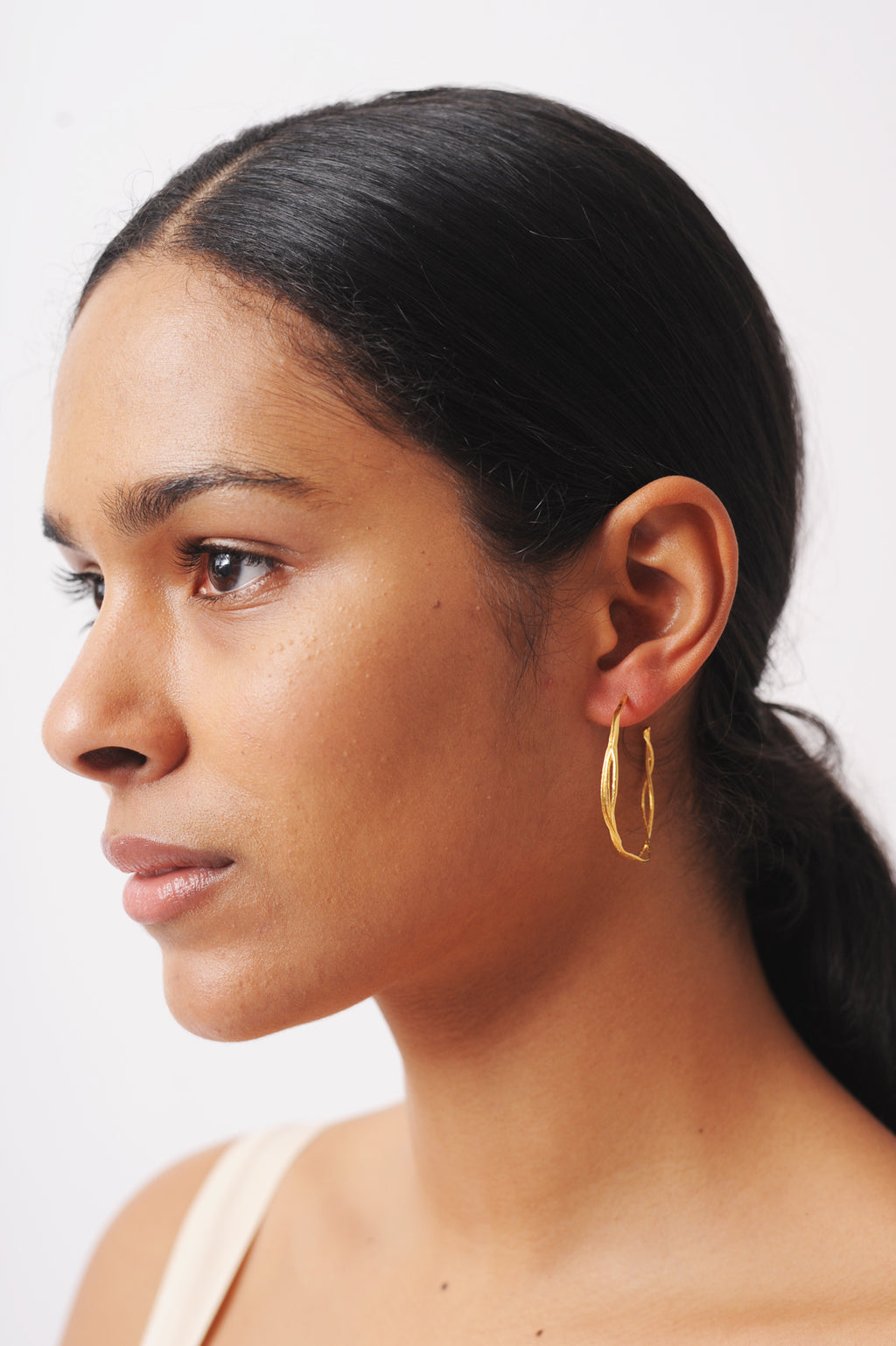 Fine Twist Hoop Earrings Gold