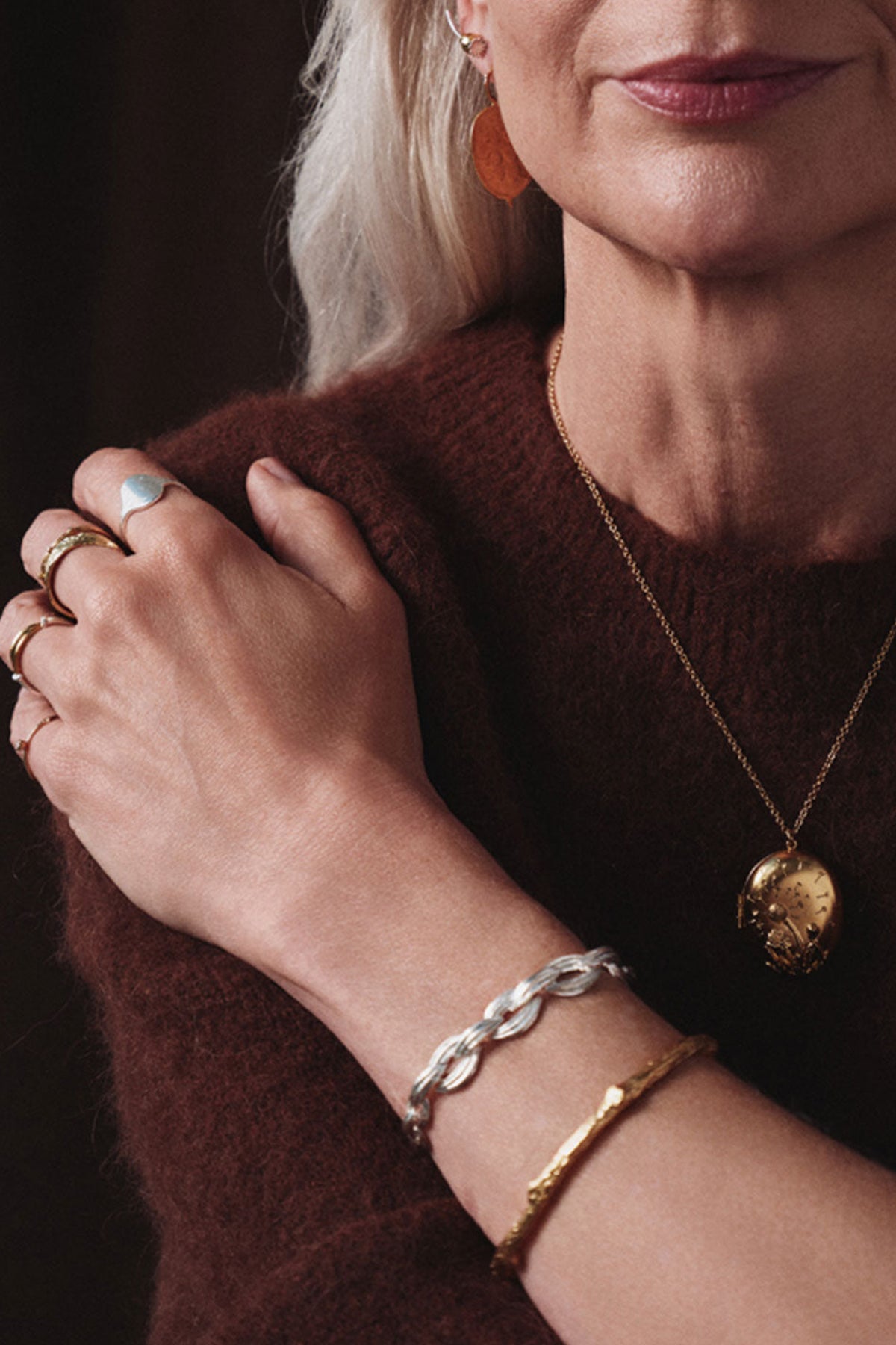 Linked Kissing Seed Graduated Bracelet Silver