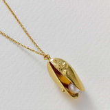 Mussel and Pearl Necklace Gold