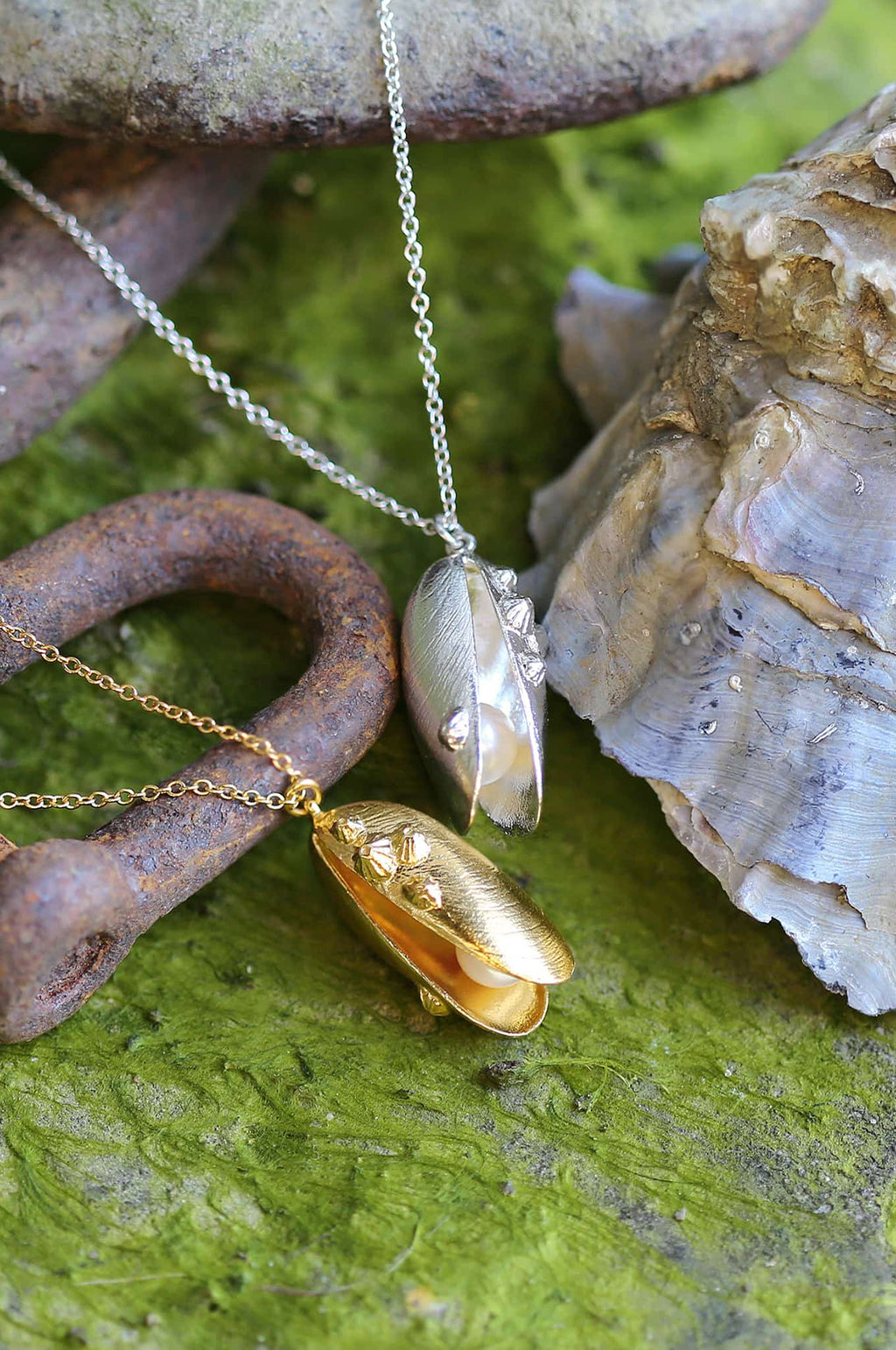 Mussel and Pearl Necklace Gold