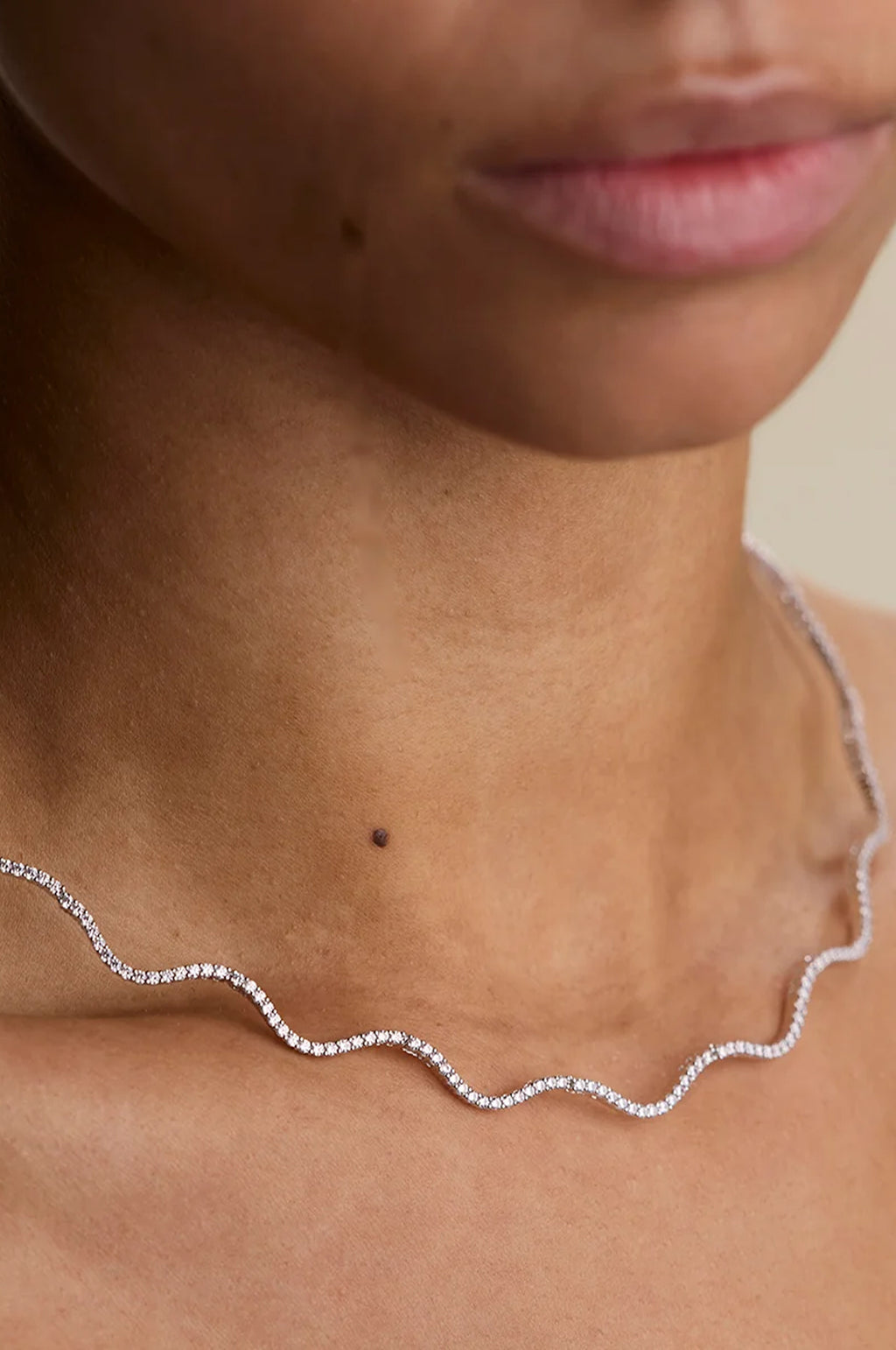 Scalloped Tennis Chain Necklace in Silver