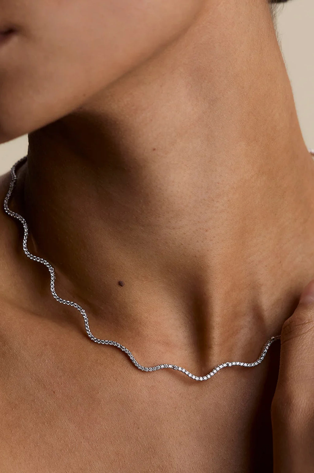 Scalloped Tennis Chain Necklace in Silver