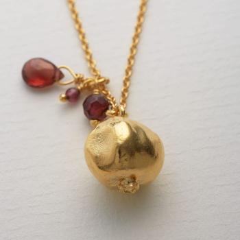 A.M. Pomegranate & Garnet Cluster Necklace Gold