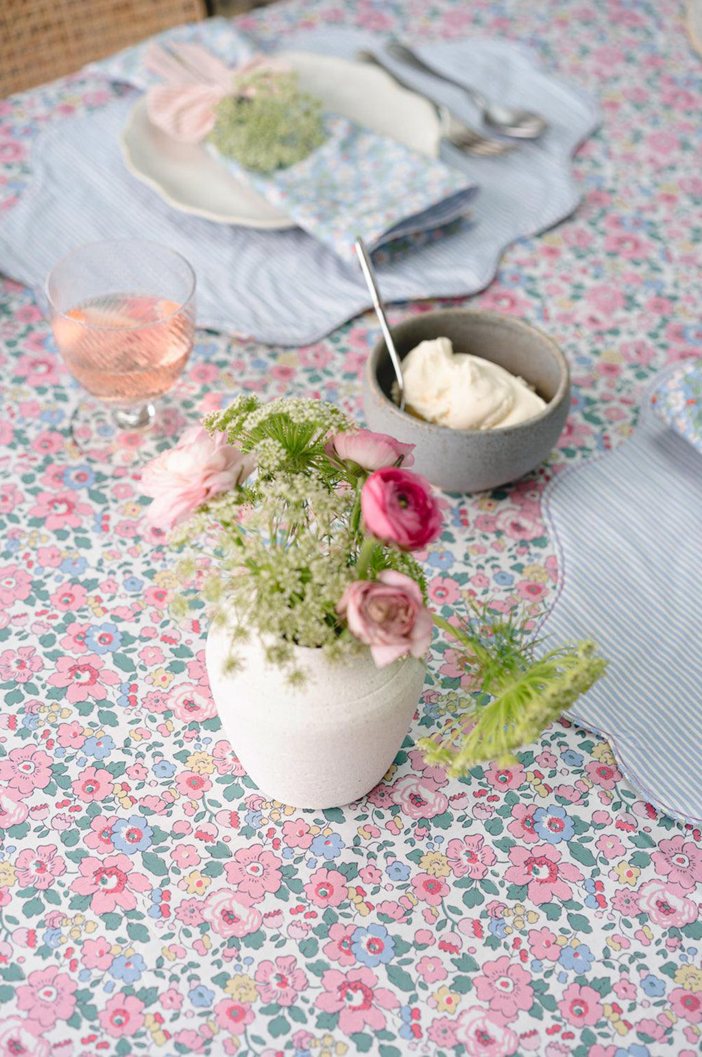 Betsy Blossom Pink Tablecloth 150x350cm