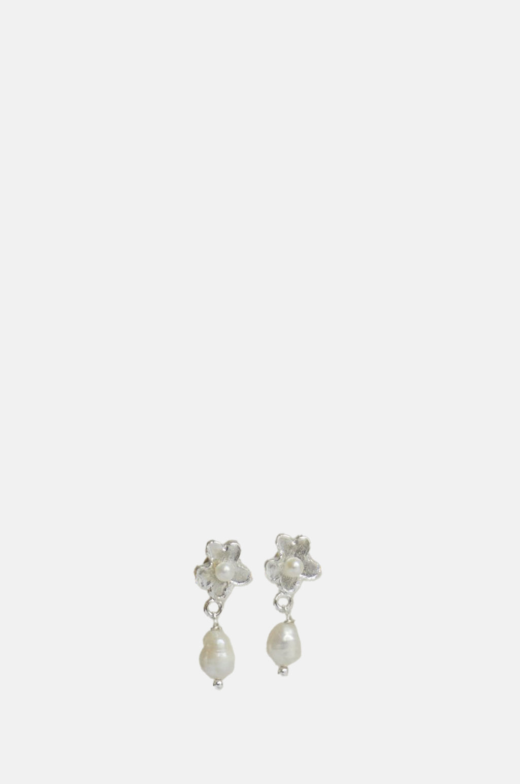 Cristina Junquero Primer Pendiente Pearl Earrings Silver.
