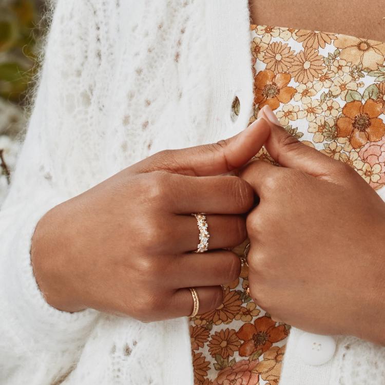 A.M. Daisy Wreath Ring