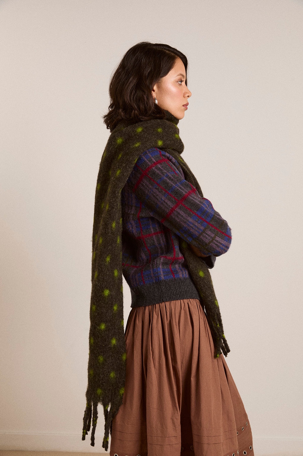 DM Fluffy Scarf Charcoal/Lime Spot