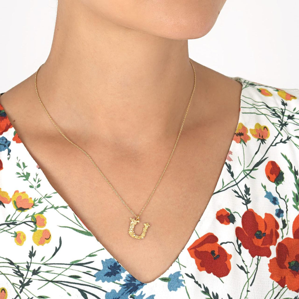 A.M. Floral Alphabet U Necklace Gold