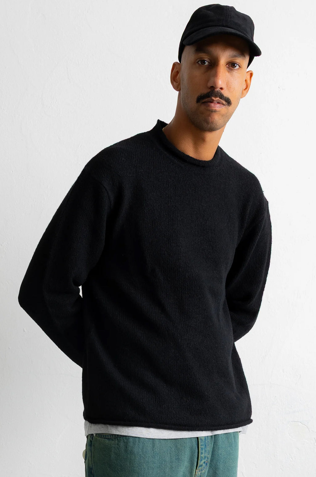 Slouch Crew Black Charcoal Cast Intarsia