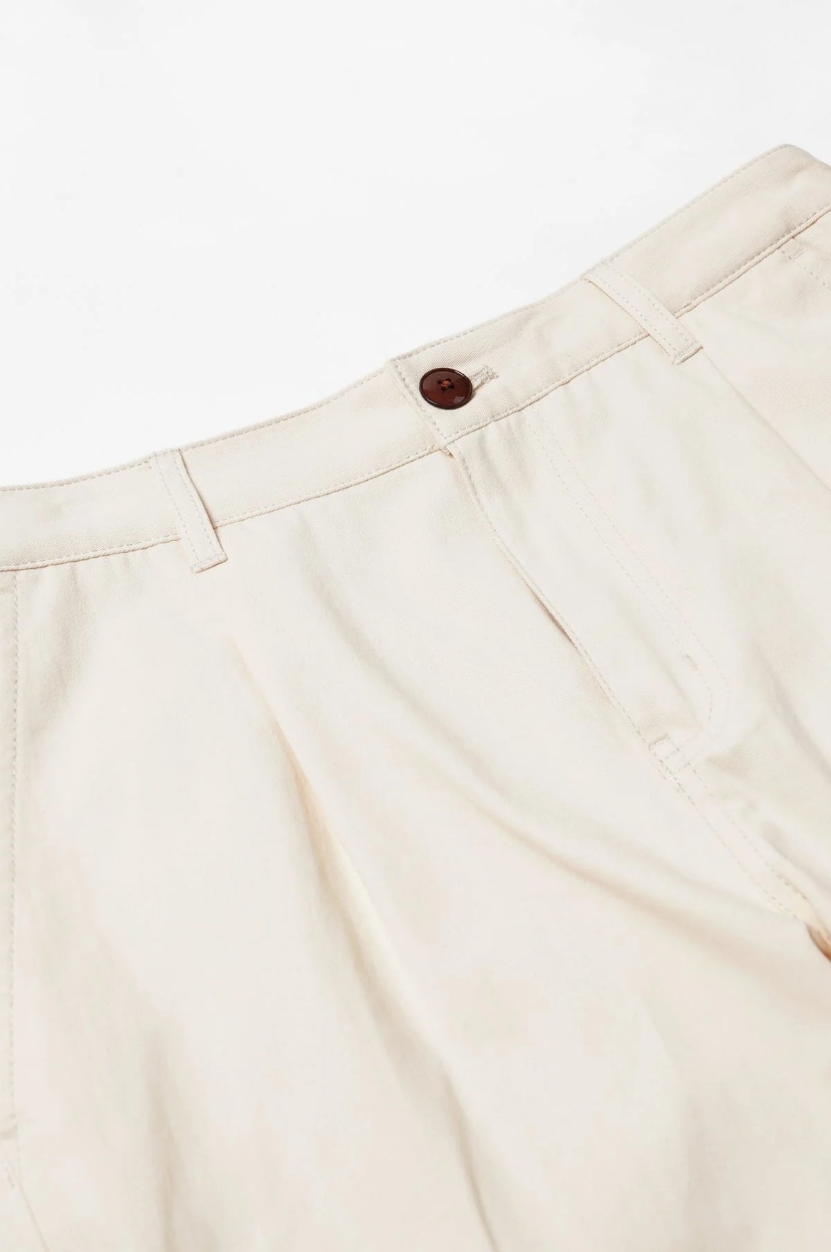 【2plan】Retinz Tearfeed One Tuck Slacks Frizmworks OG Haworth One Tuck Pants in Cream – The Hambledon