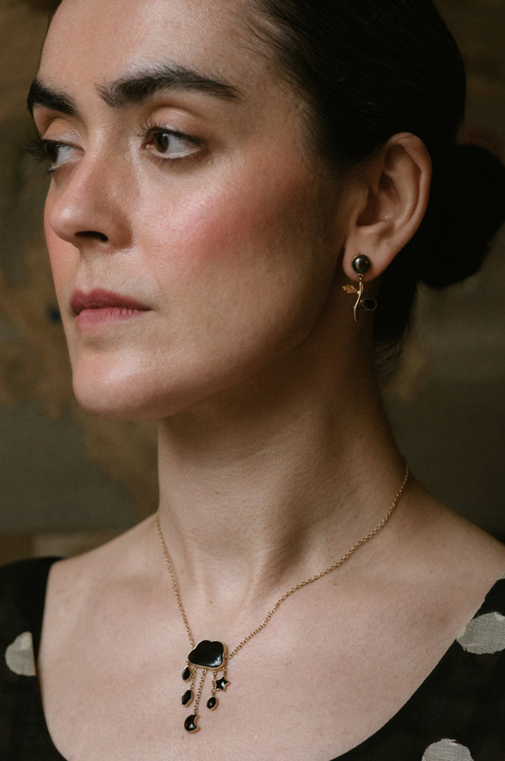 Flower Drop Jet Earrings