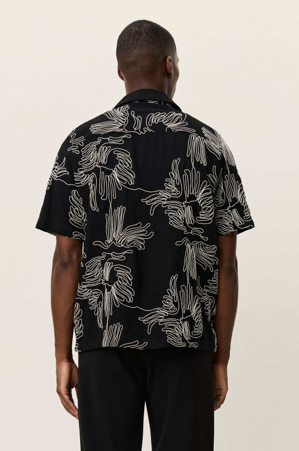 Liam AOE Flower SS Shirt Black