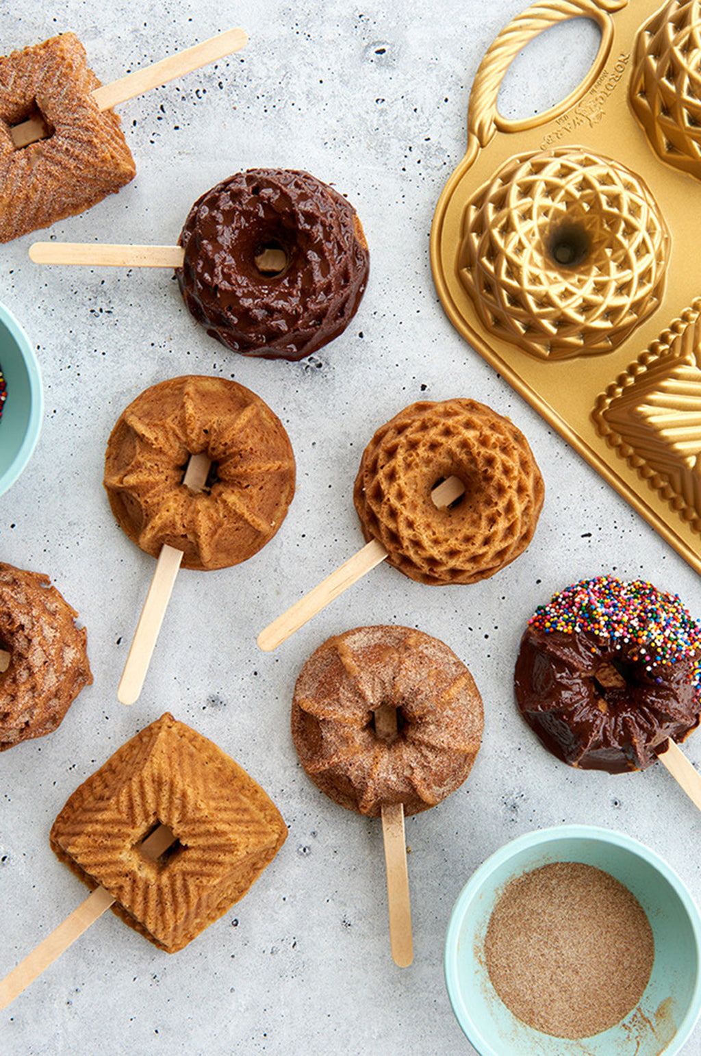 Gold Geo Bundtlette Pan