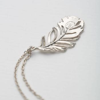 A.M. Peacock Feather Necklace Silver