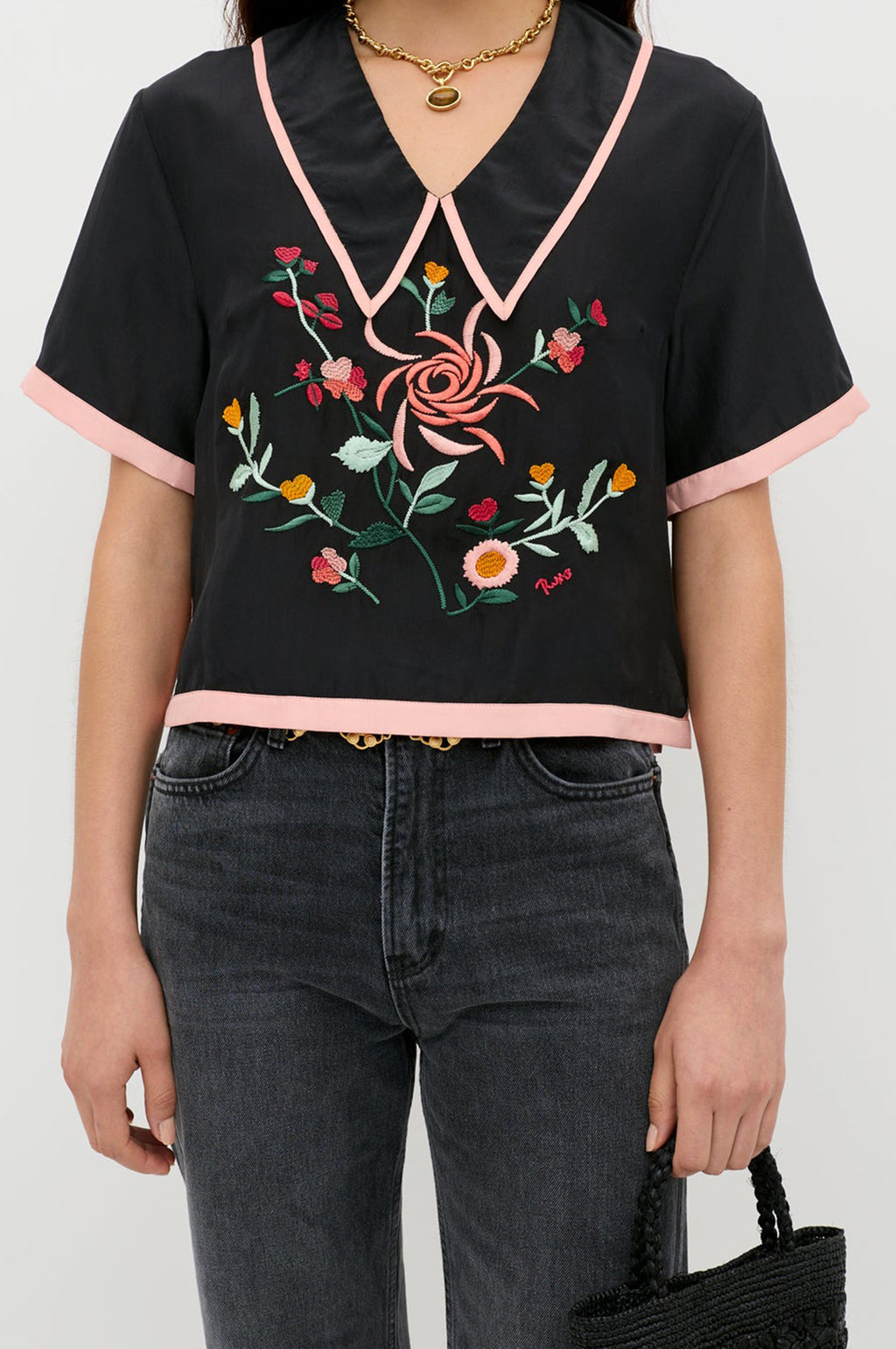 Nicolina Top Frida Embroidery Black
