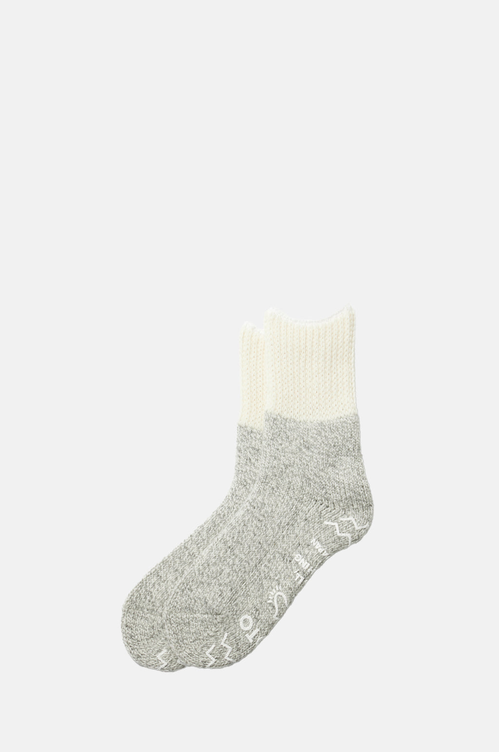 RoToTo Retro Winter Room Socks in Ivory and Gray.