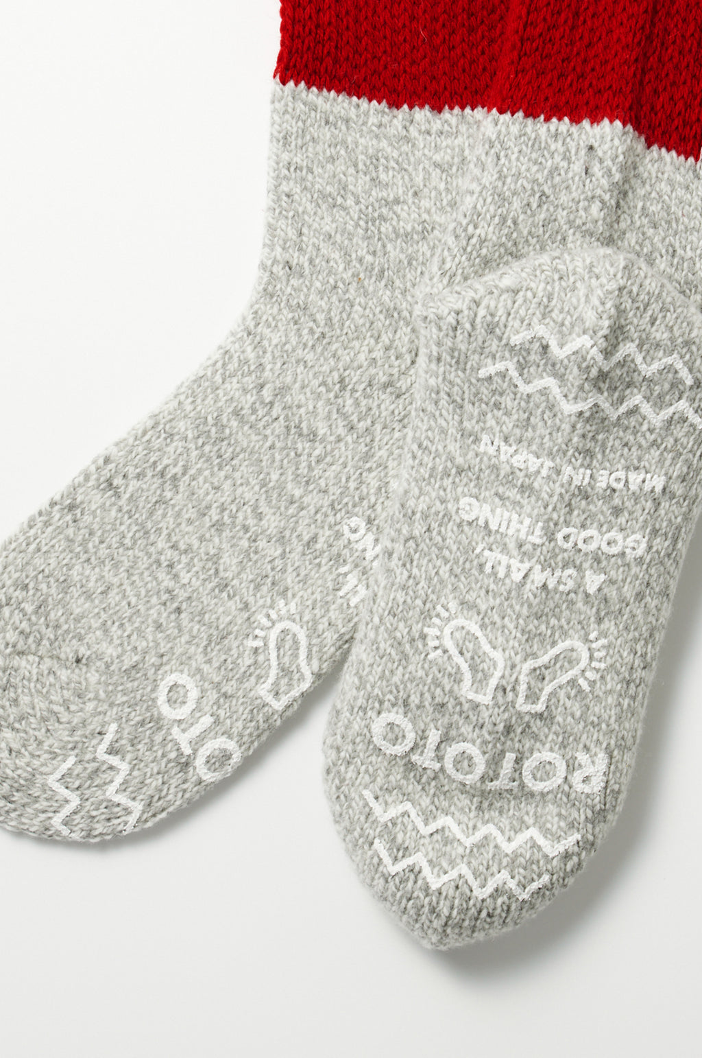 Retro Winter Room Socks Red/Gray