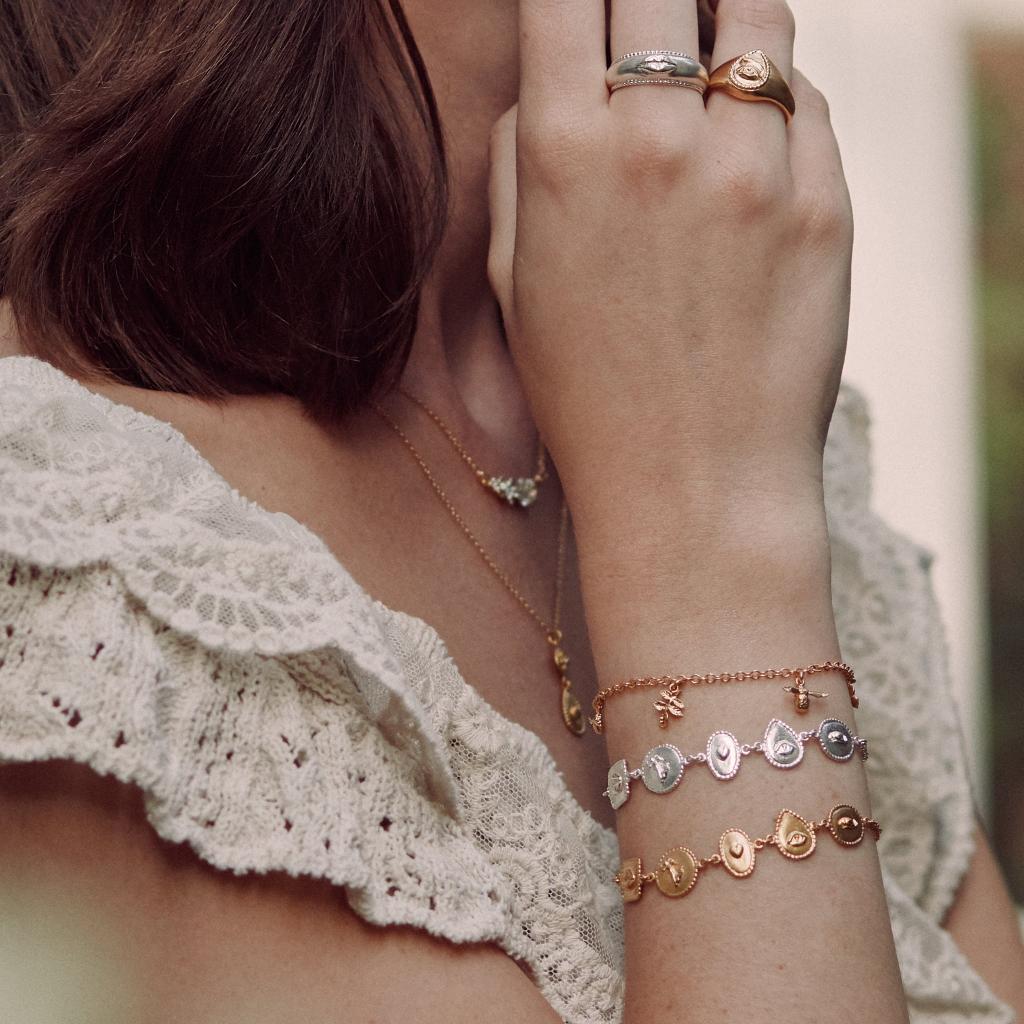 A.M. Gratitude for Nature Linked Station Bracelet Gold