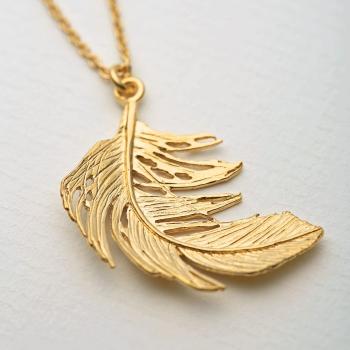 A.M. Big Feather Necklace Gold