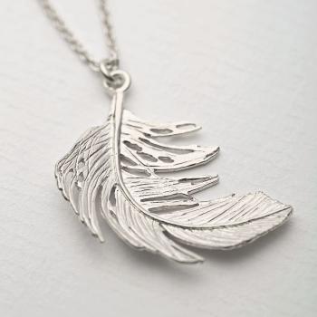 A.M. Big Feather Necklace Silver