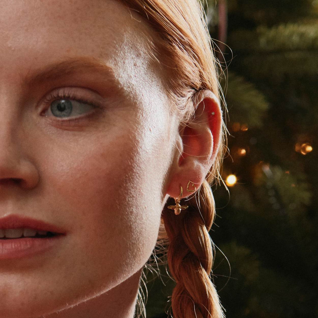 A.M. Teeny Tiny Single Huggie Hoop Earring with Bee 18ct Solid Gold