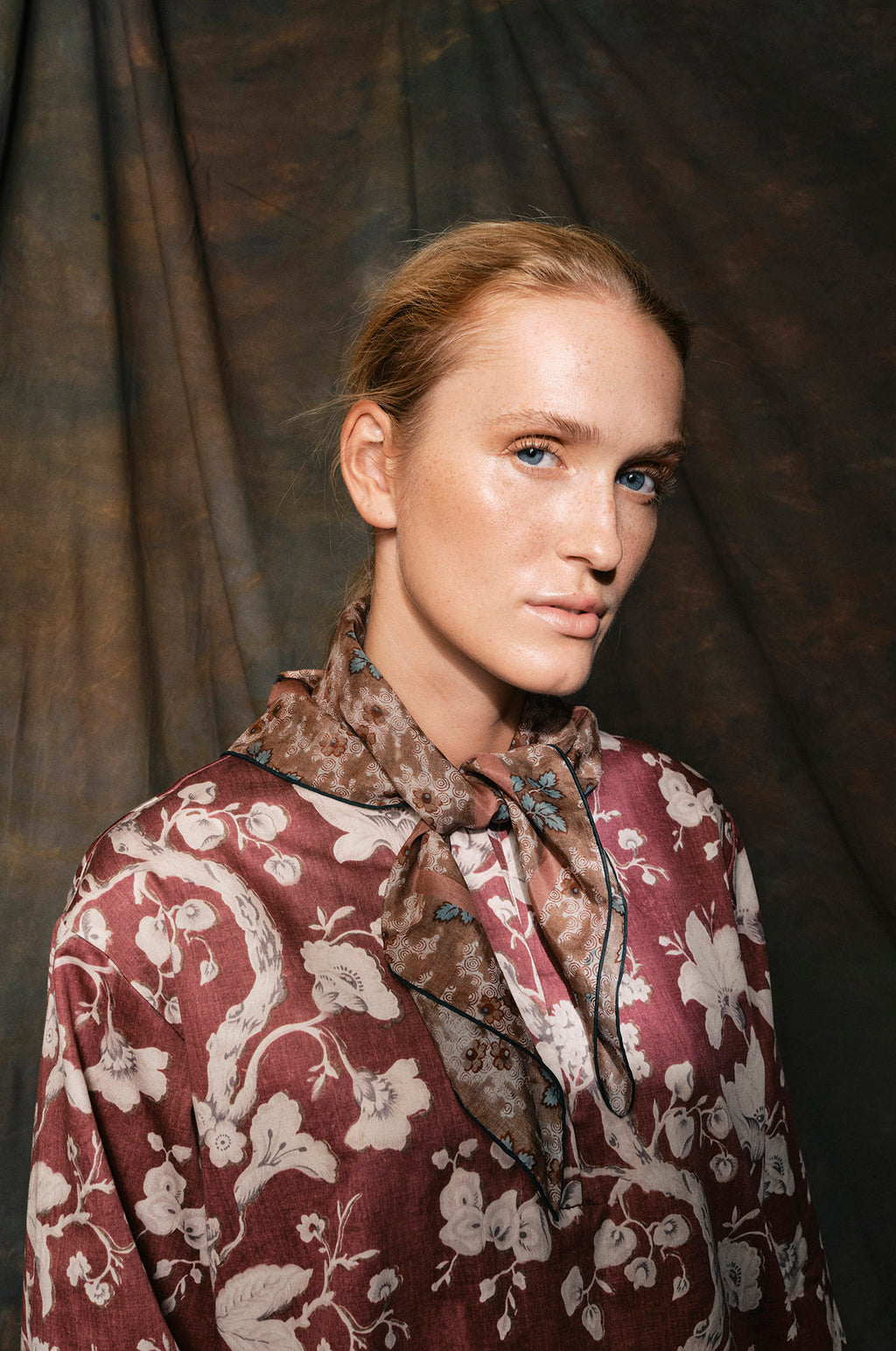 Light Dakota Scarf Beige