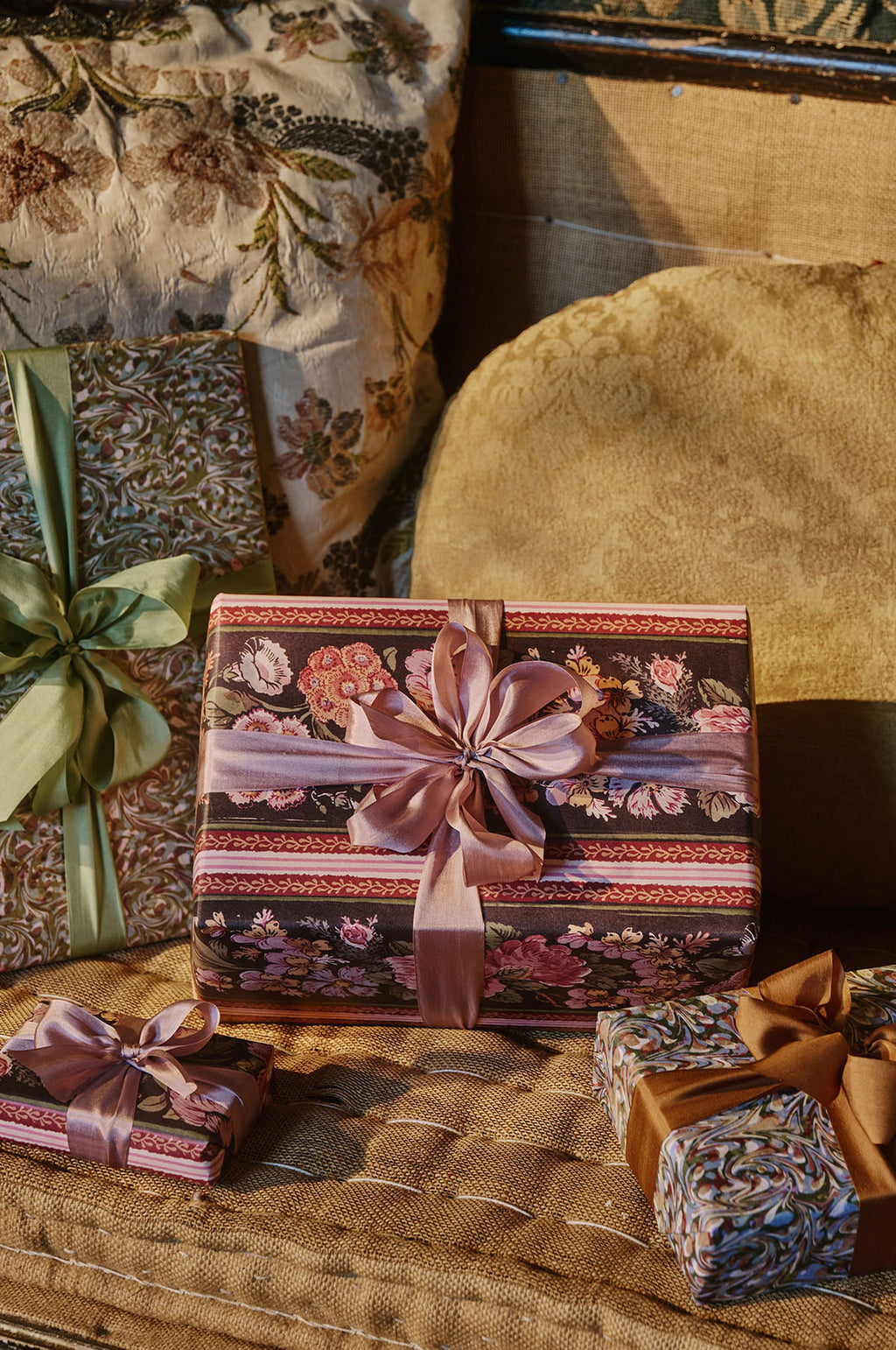 Gertrude Ebony Wrapping Paper Set of 3 Sheets