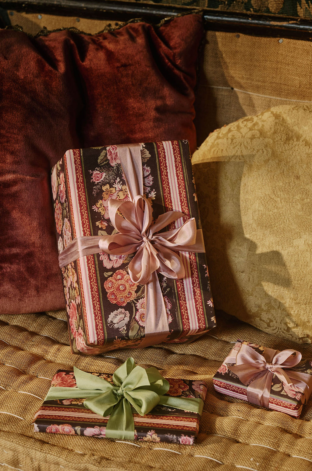 Gertrude Ebony Wrapping Paper Set of 3 Sheets