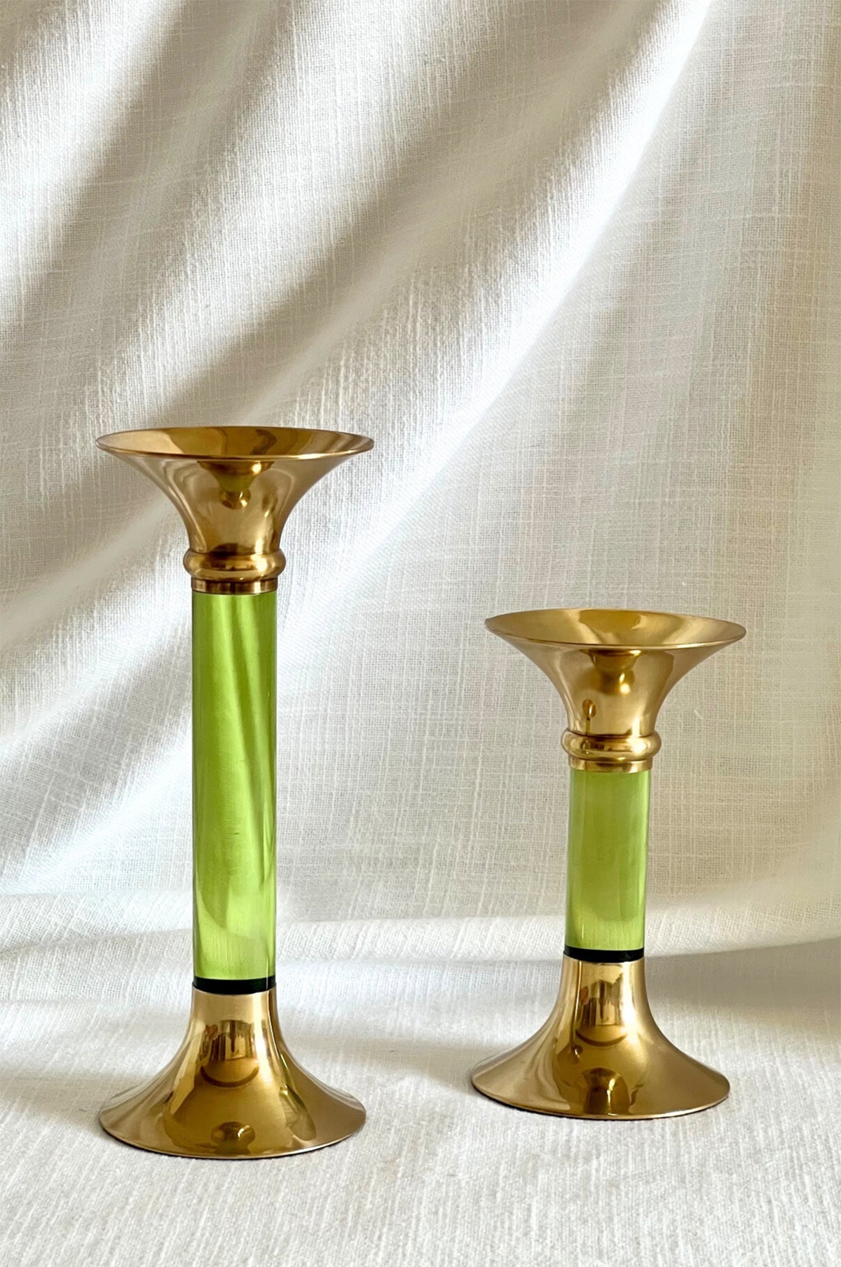 Tooka Bow Candle Holder Pair Brass – The Hambledon