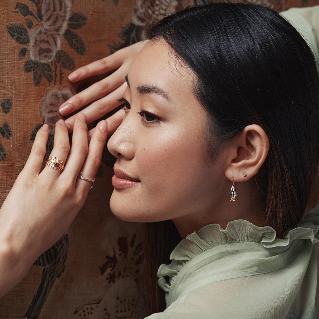 A.M. Wrapped Fern Leaf Ring Gold