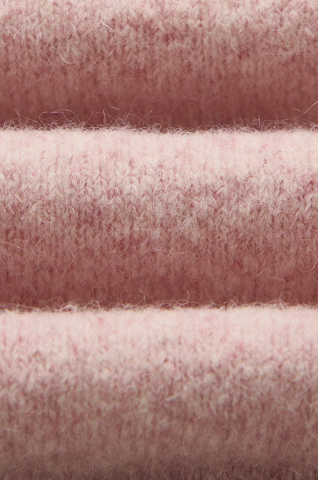Wilde Crew Fluffy Wool Blend Pale Pink