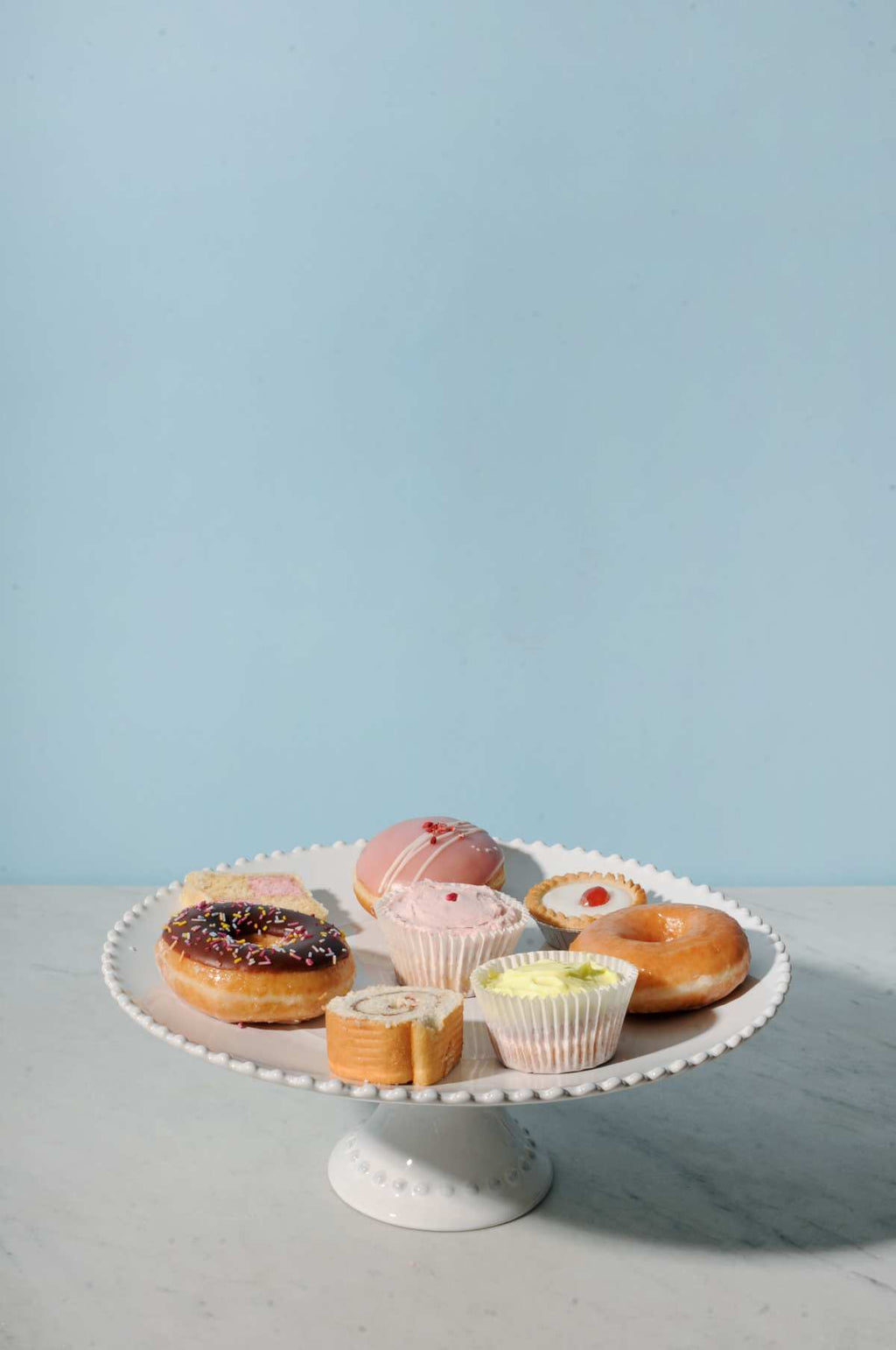 Pearl White Footed Plate 33cm