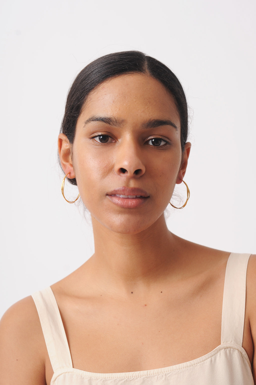 Fine Twist Hoop Earrings Gold